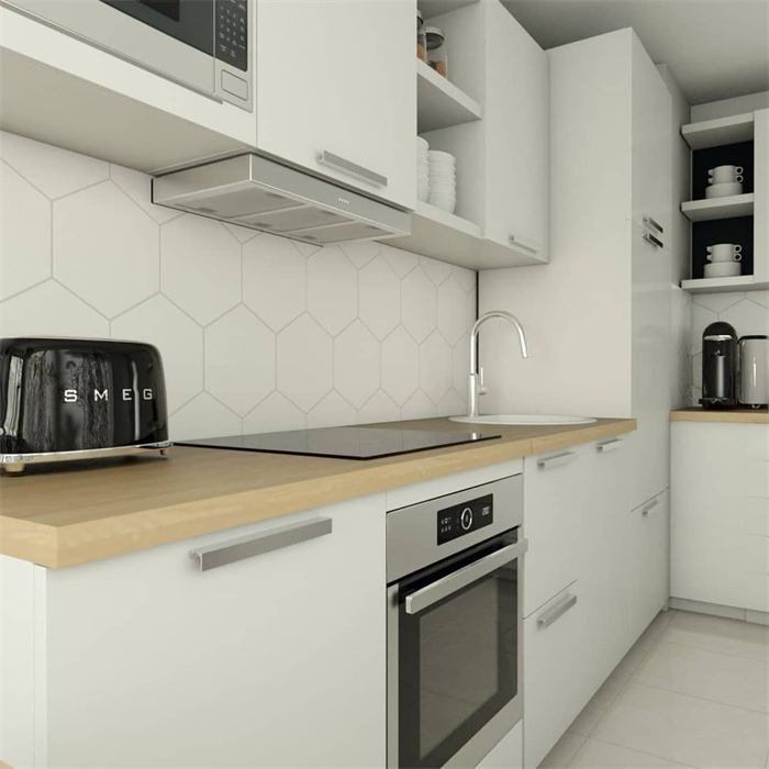 Plan de travail en bois et crédence hexagonale – projet Cabanon, Sanary-sur-Mer