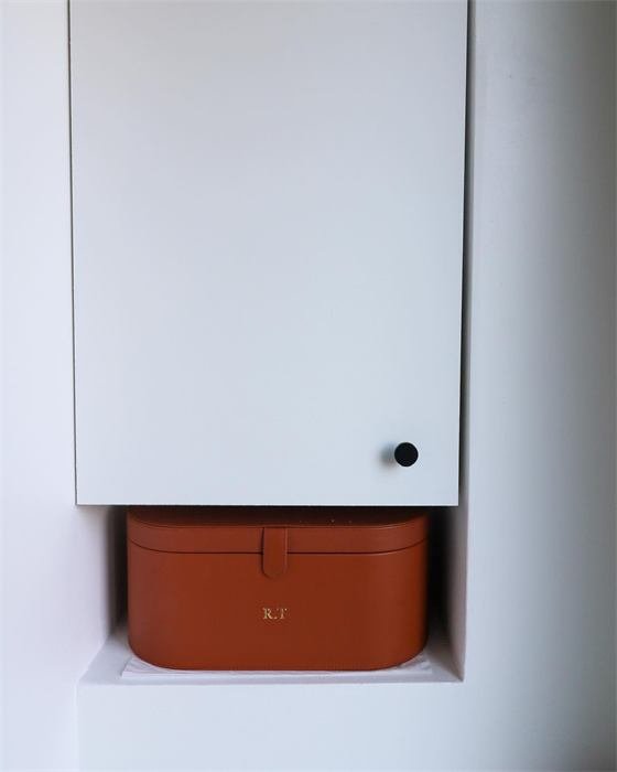Niche de rangement avec boîte terracotta – projet Rivage, Toulon