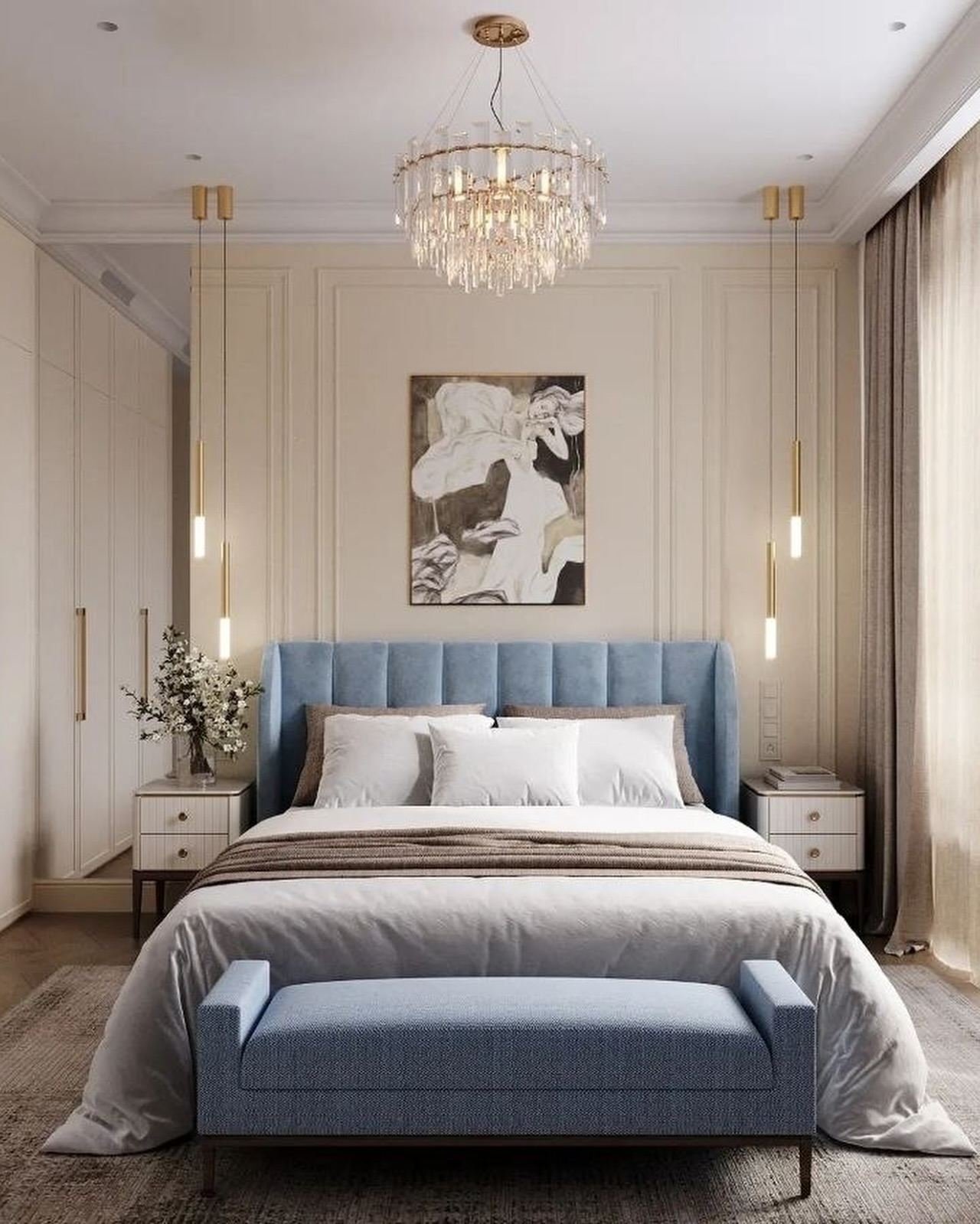 Quarto azul e dourado com banco aos pés da cama – projeto Roches, Sanary-sur-Mer